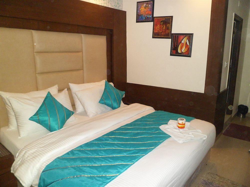 Hotel Shelton New Delhi Buitenkant foto
