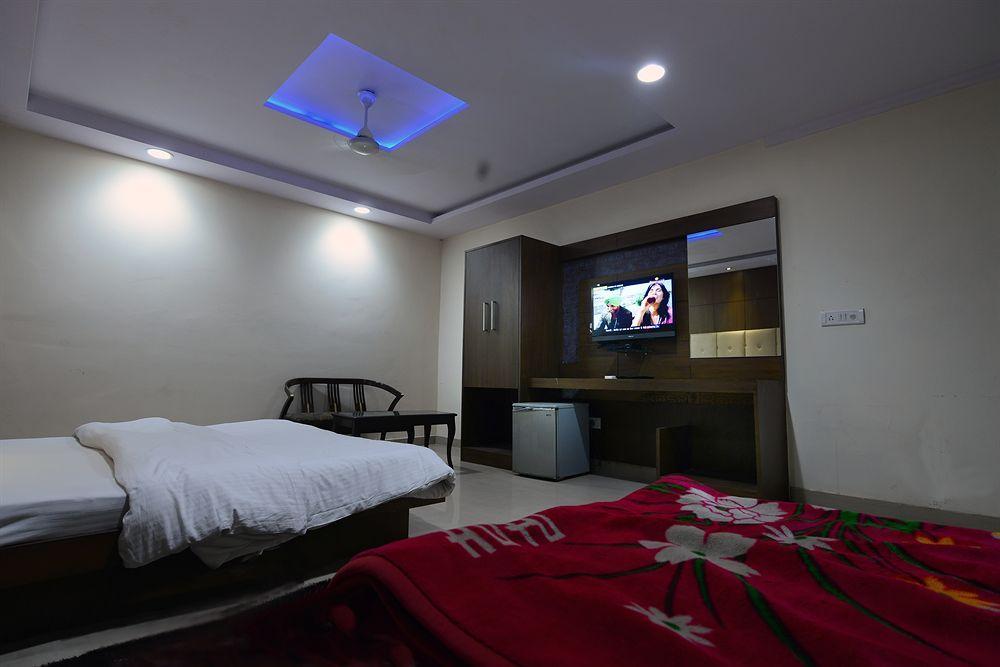 Hotel Shelton New Delhi Buitenkant foto