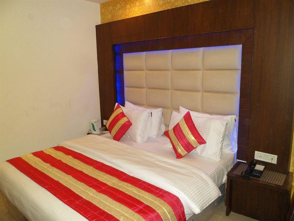 Hotel Shelton New Delhi Buitenkant foto