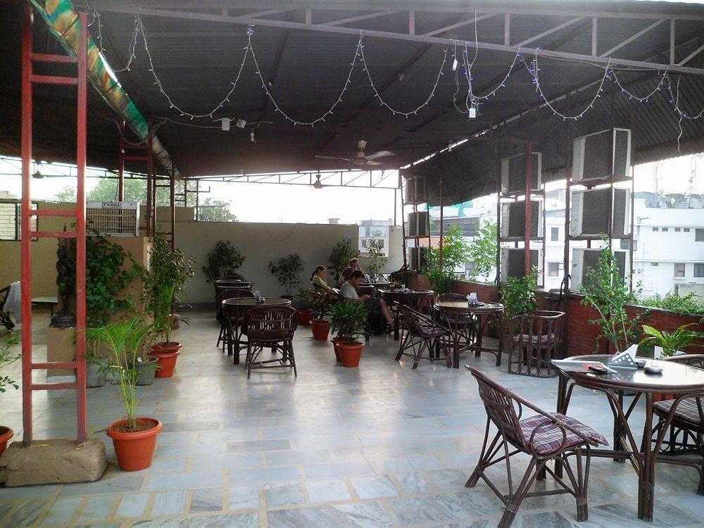 Hotel Shelton New Delhi Buitenkant foto