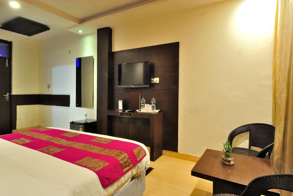 Hotel Shelton New Delhi Buitenkant foto