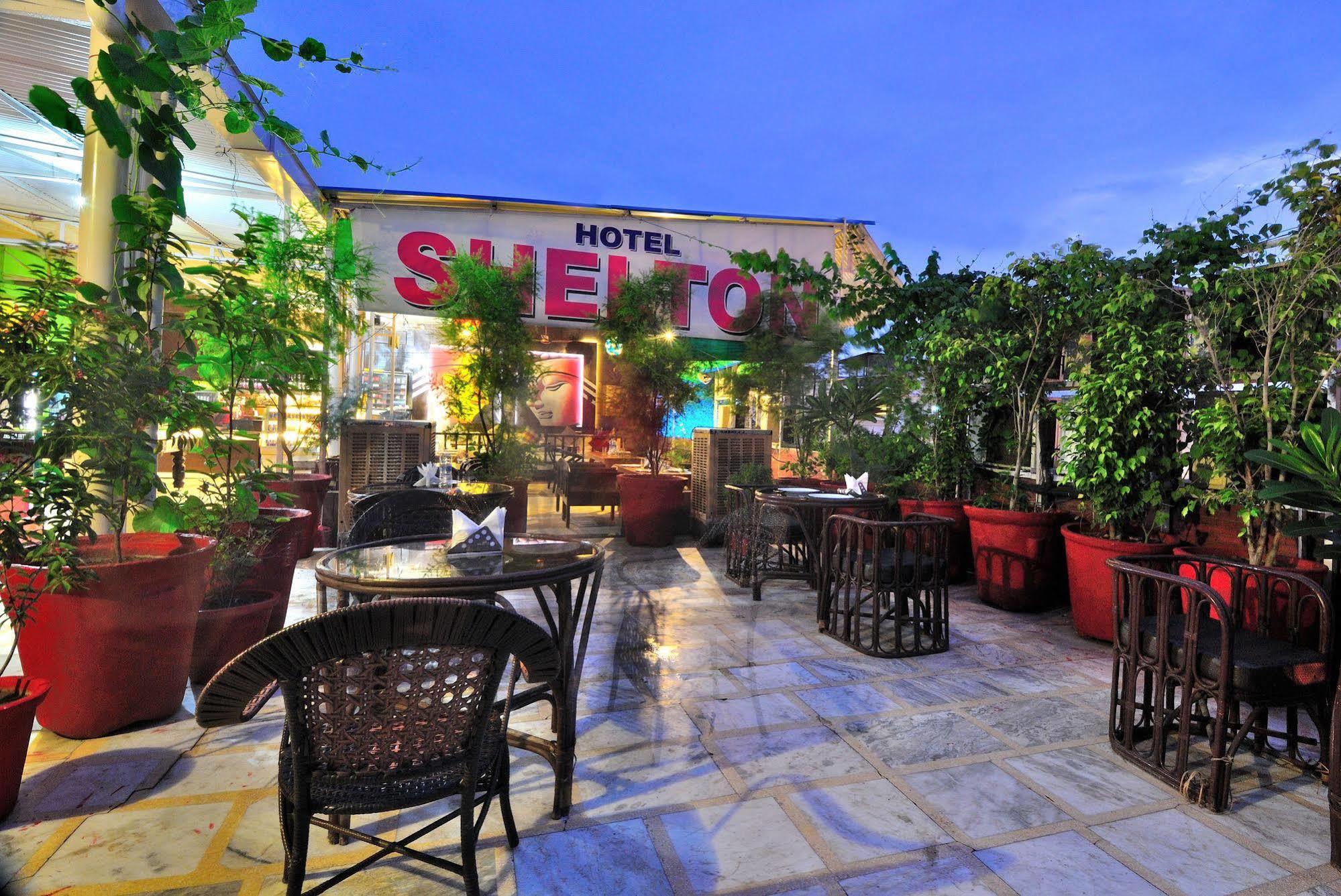 Hotel Shelton New Delhi Buitenkant foto
