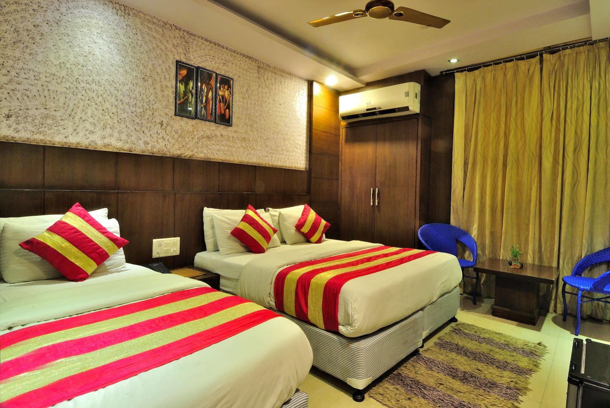 Hotel Shelton New Delhi Buitenkant foto