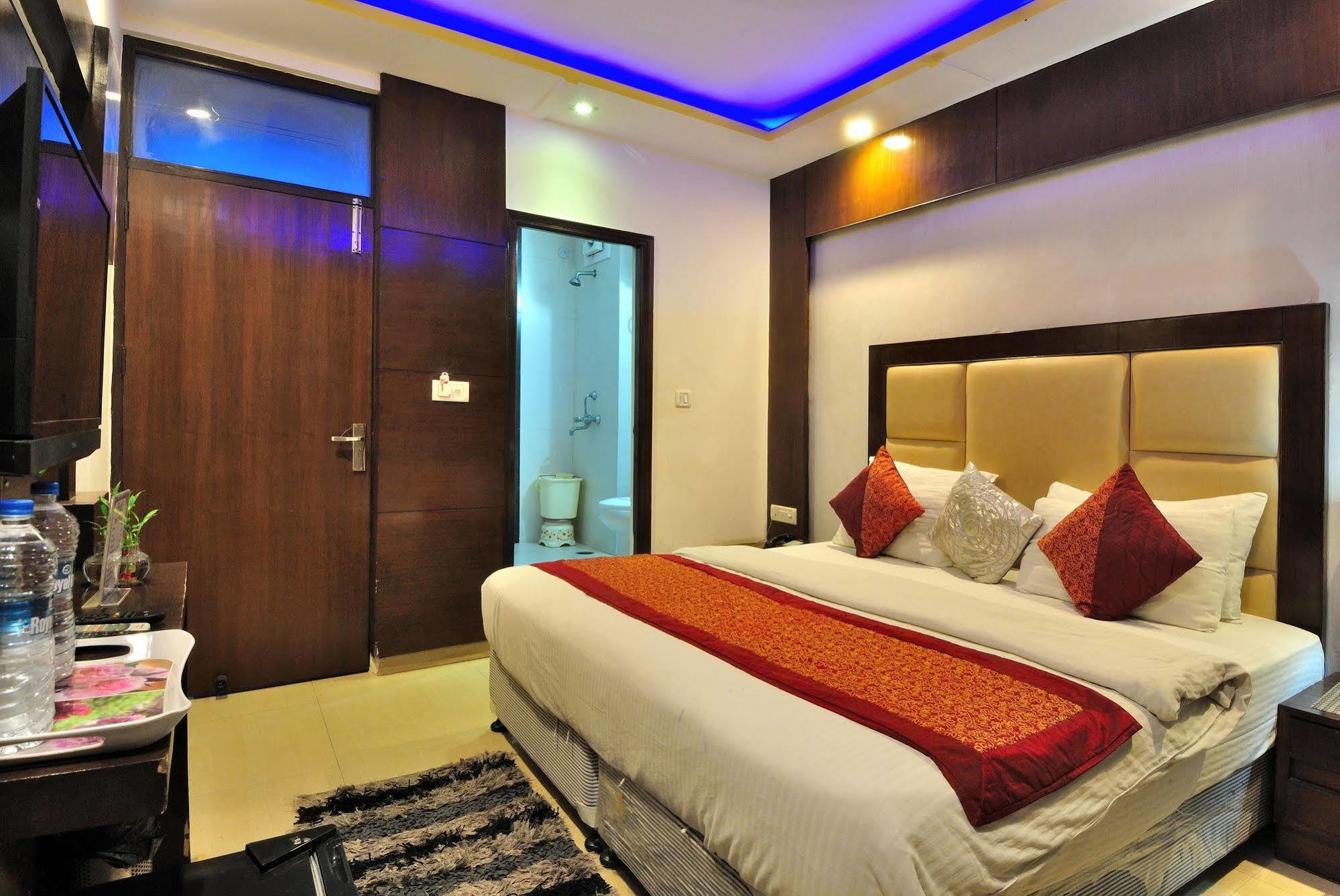 Hotel Shelton New Delhi Buitenkant foto