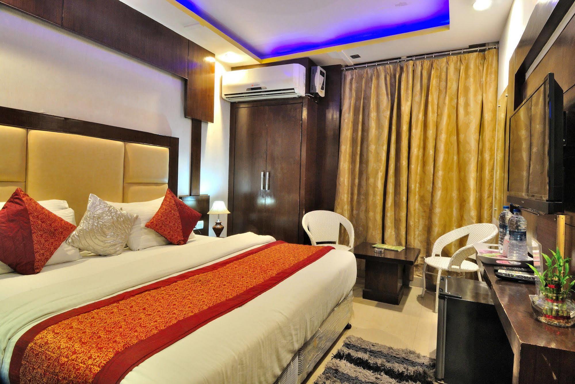 Hotel Shelton New Delhi Buitenkant foto