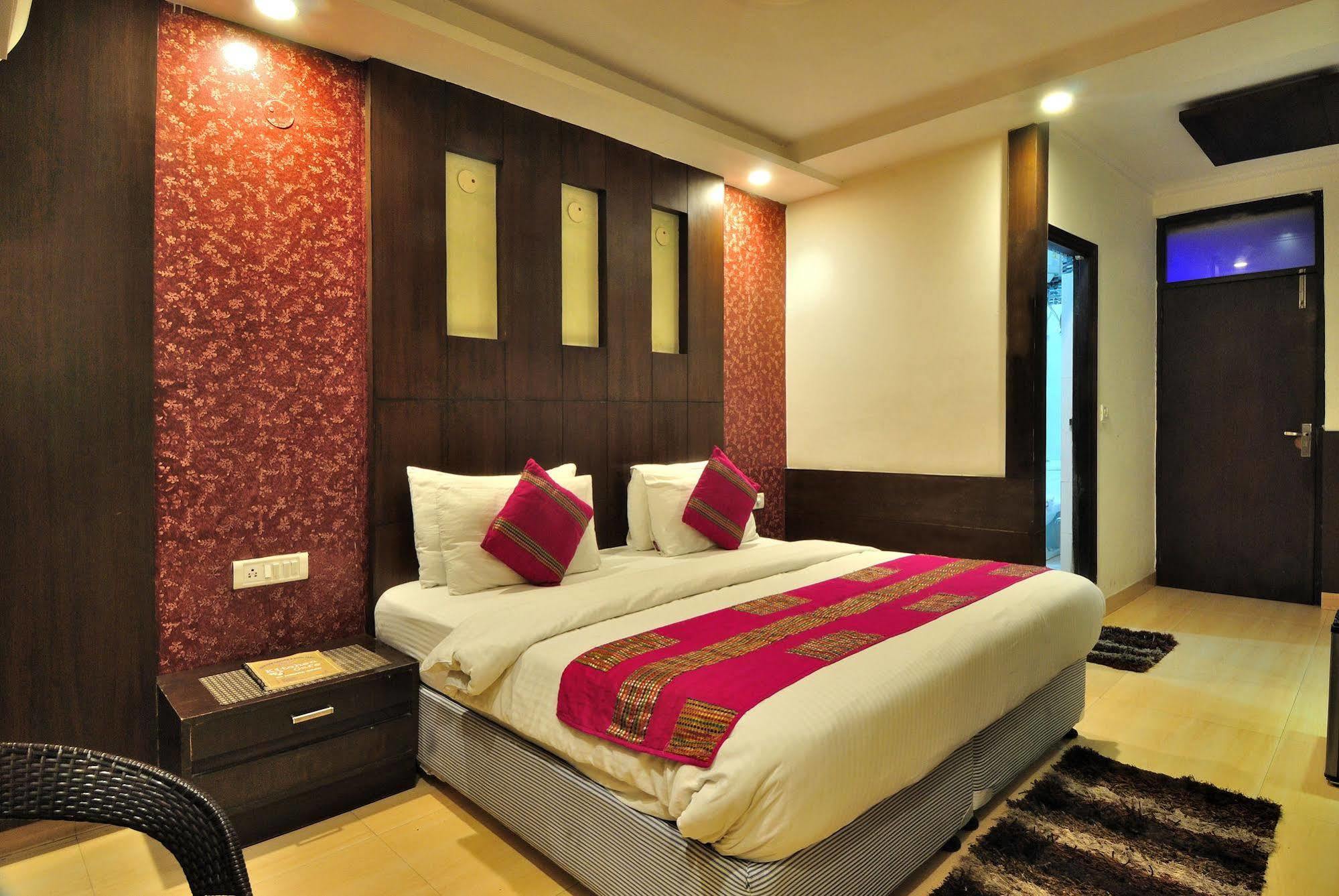 Hotel Shelton New Delhi Buitenkant foto