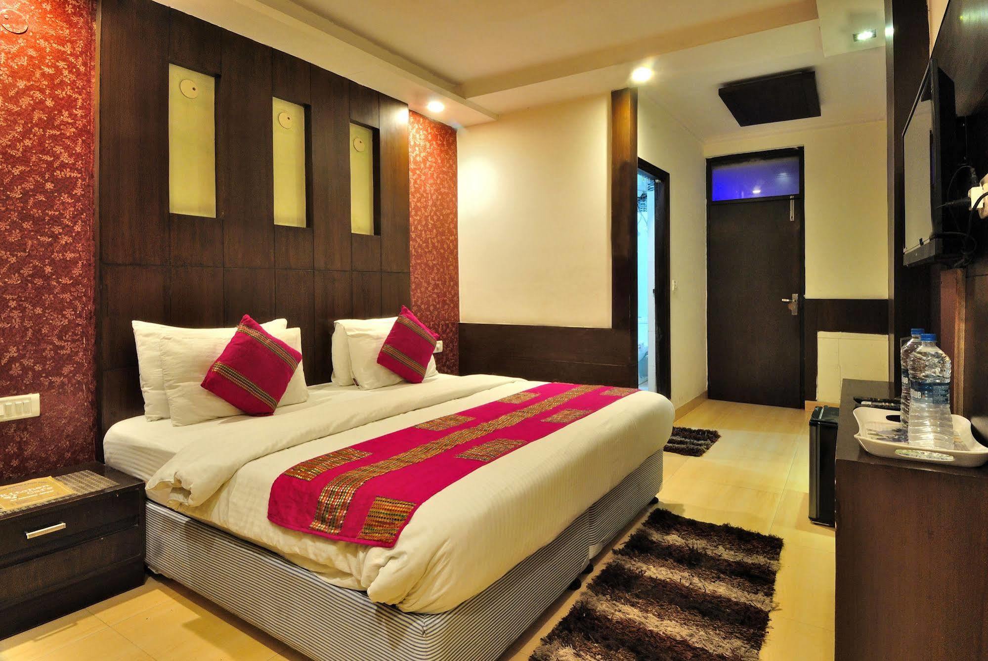 Hotel Shelton New Delhi Buitenkant foto