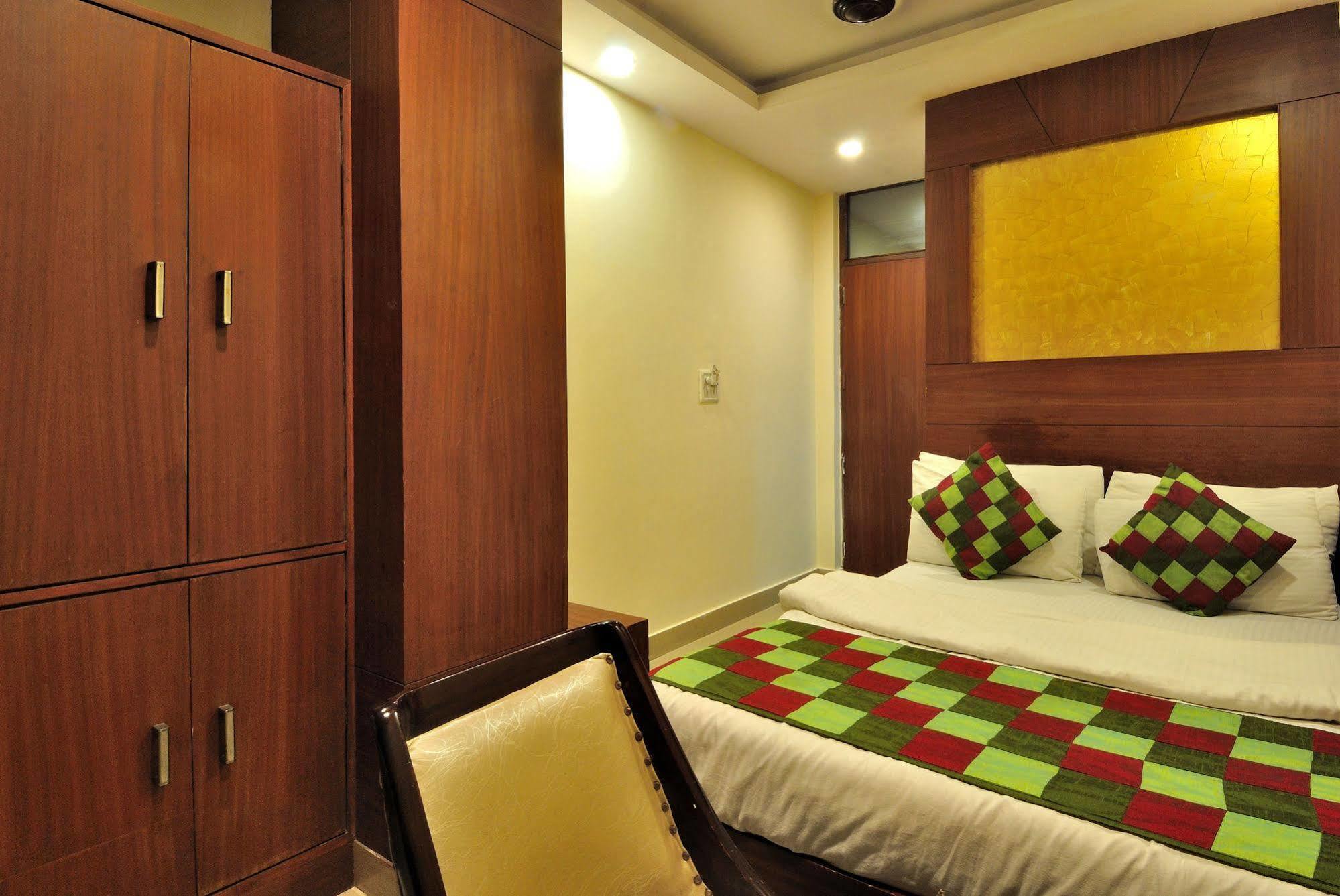 Hotel Shelton New Delhi Buitenkant foto