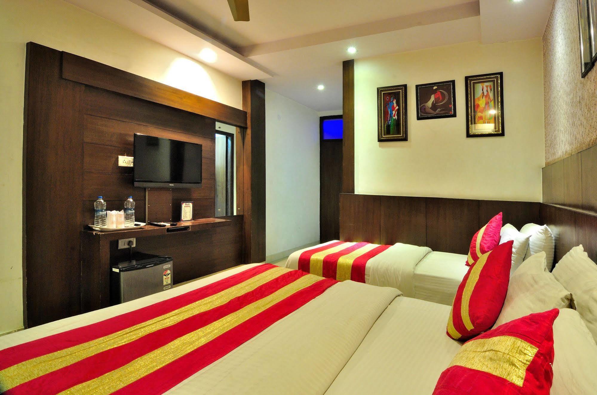 Hotel Shelton New Delhi Buitenkant foto
