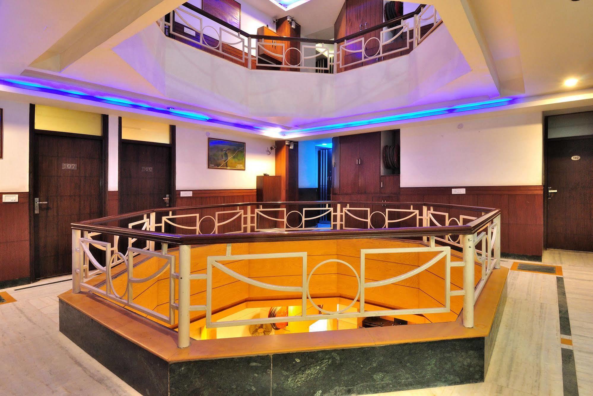 Hotel Shelton New Delhi Buitenkant foto