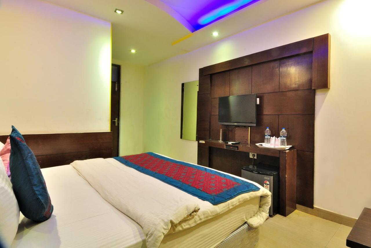 Hotel Shelton New Delhi Buitenkant foto